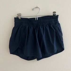 Lululemon tracker short 4” navy, size 8